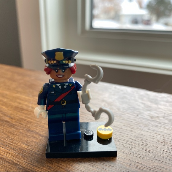 Lego Batman Barbara Gordon Minifigure - Picture 1 of 2